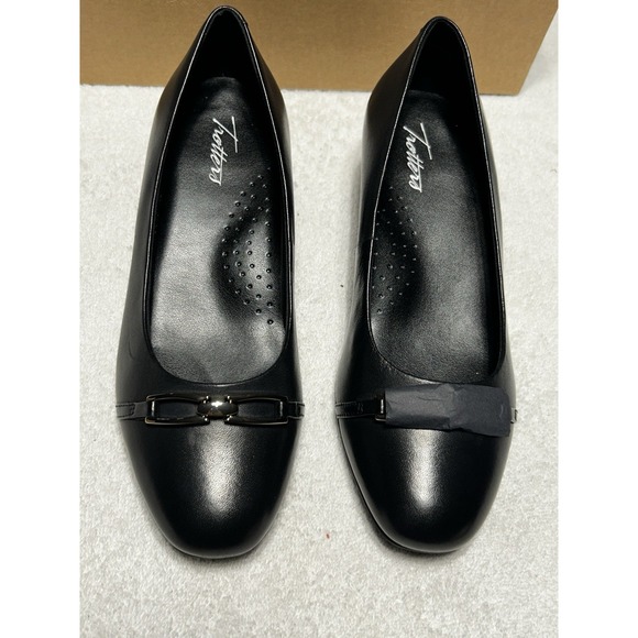 Black Leather Trotters Dakota Pumps Women's size 7 W Comfort New In Box - Picture 2 of 9